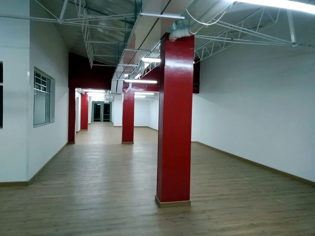Sedes Corbeta / Alkosto — piso Piso Wood instalado por Ecotile